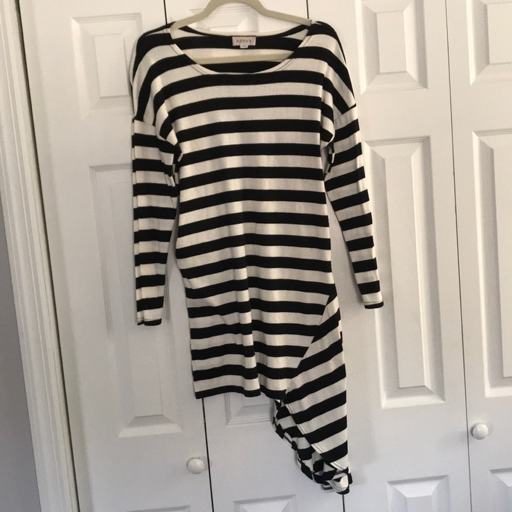 Striped asymmetrical dress with pockets